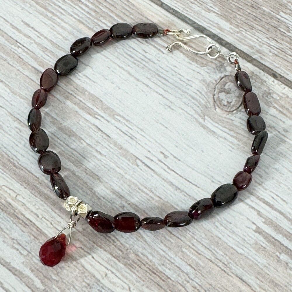 Garnet Beaded Bracelet Briolette Dangle Sterling Silver Clasp 7 1/2” Gem Stones